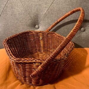 adjustable vintage basket